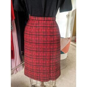 Vintage Pendleton 100% Virgin Wool Red and Black Plaid Skirt | 10